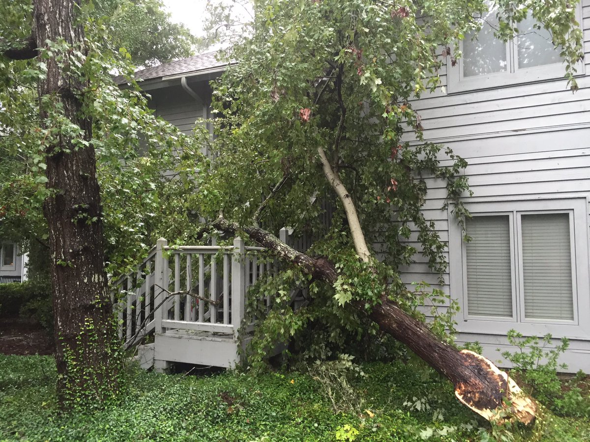 RebuilditUSA's tweet photo. @jamiearnoldWMBF @TidewaterGolfMB #Mathew homeowner stuck in condo https://t.co/bVgz459SlQ