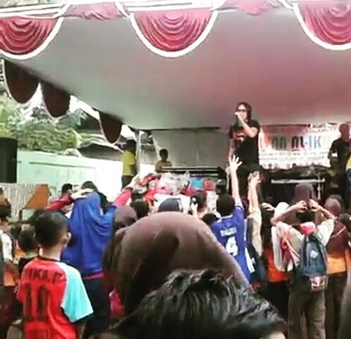 barry_prabu's tweet photo. Salam Satu Hati Satu RAGA
Yukkk intip Link dibawah ini
Perfome Single Hits RAGA BAND
https://t.co/bo90y9uO2K https://t.co/KrSn5YJkVv