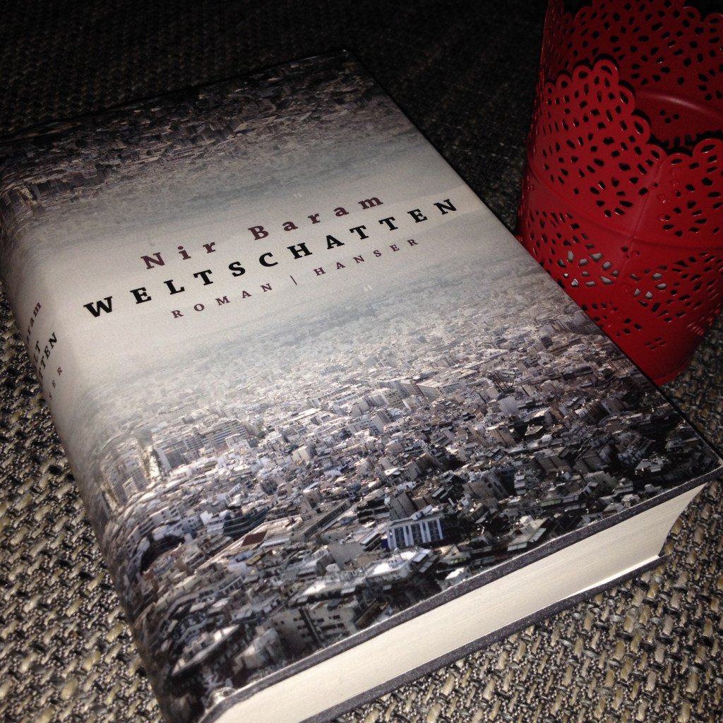 Quietschfideles's tweet photo. Rasant und spannend wirbelt uns die globalisierte Welt um die Ohren in "Weltschatten": https://t.co/hZbKDjuAIR https://t.co/VwEcex1uwQ
