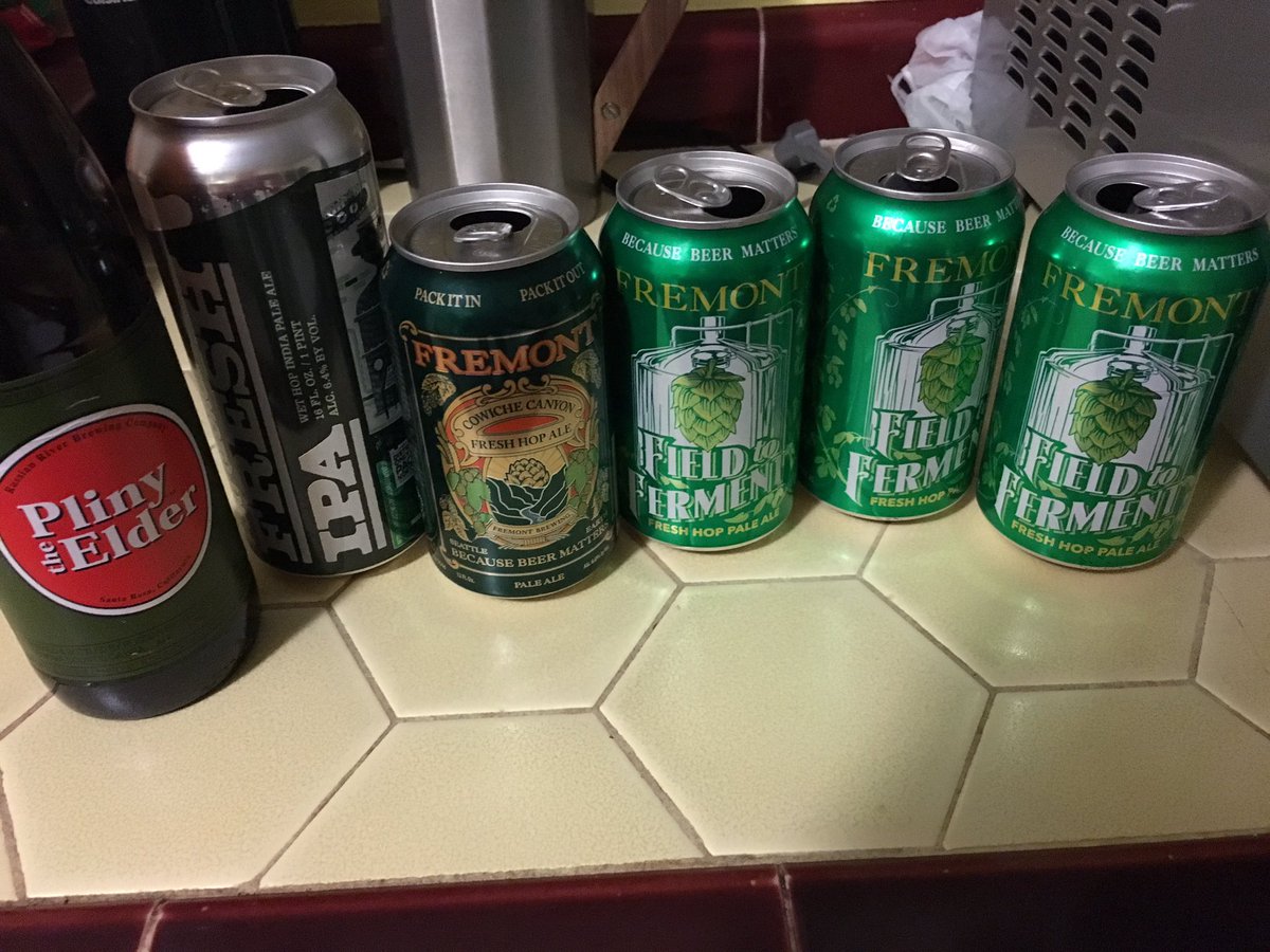 gregtammyl's tweet photo. @Cubs won last night! and enjoyed a #FreshHopIPA flight from @fremontbrewing with a few extra treats with @tahomaroma #FlyTheW #WAHops https://t.co/773kBB4rKU