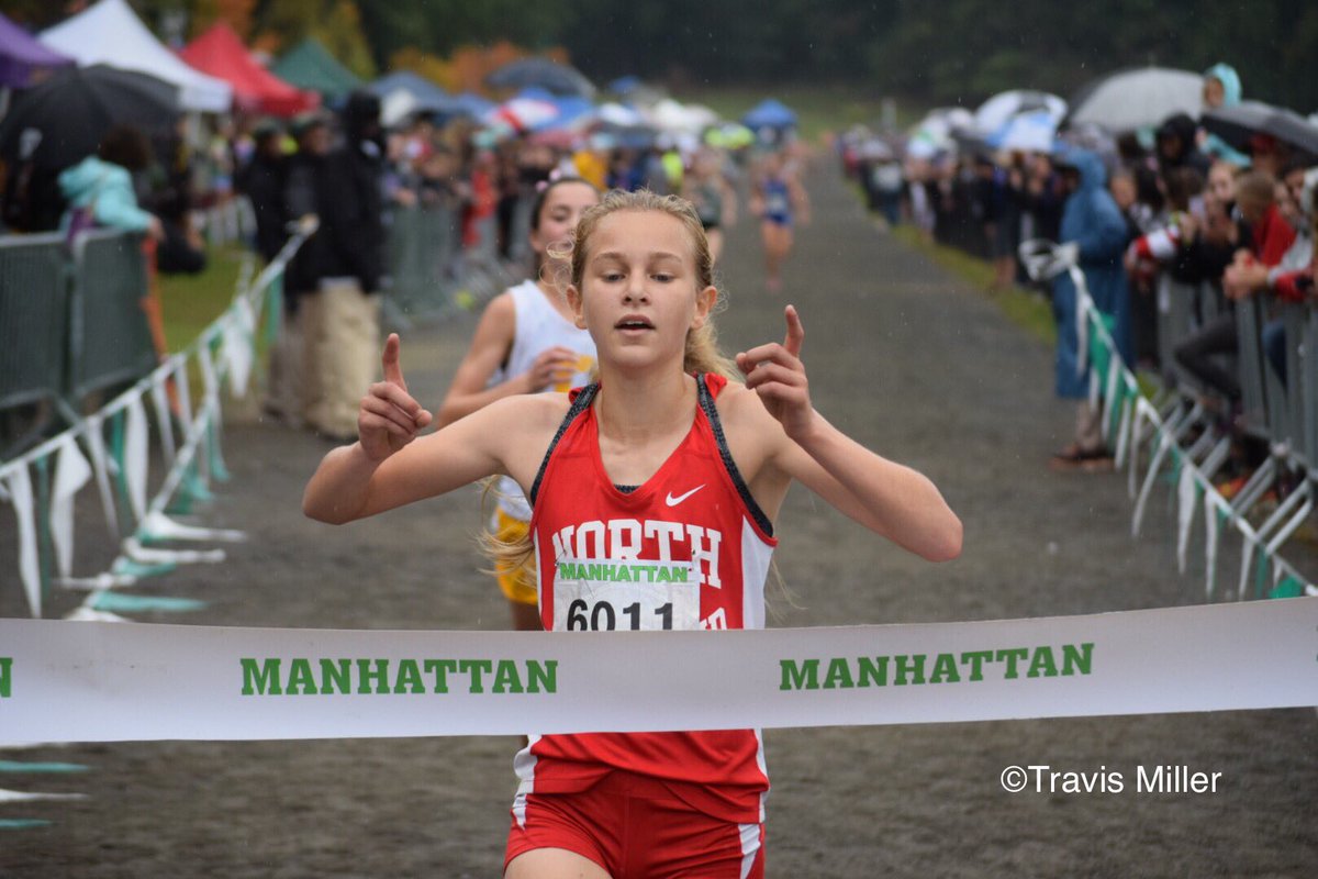 milesplit's tweet image. Katelyn Tuohy holds off a late charge from Lydia Olivere to take the Easterns title under 14:15 #Manhattan2016 @lydia_olivere
