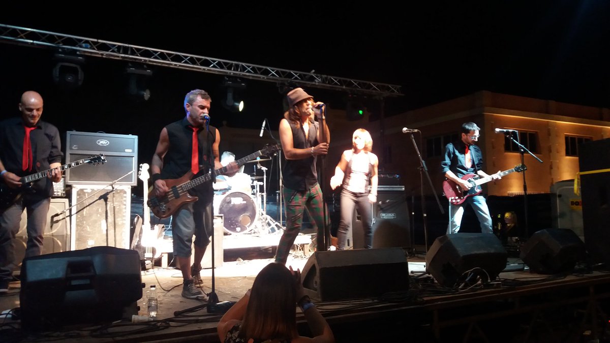 UJIuniversitat's tweet photo. @loscriptozoos tanquen les concerts del Racó del Mercat. Ara en directe. #25anysUJI @AlumniSAUJI @BemusicEvents https://t.co/SnudD5Ayh6