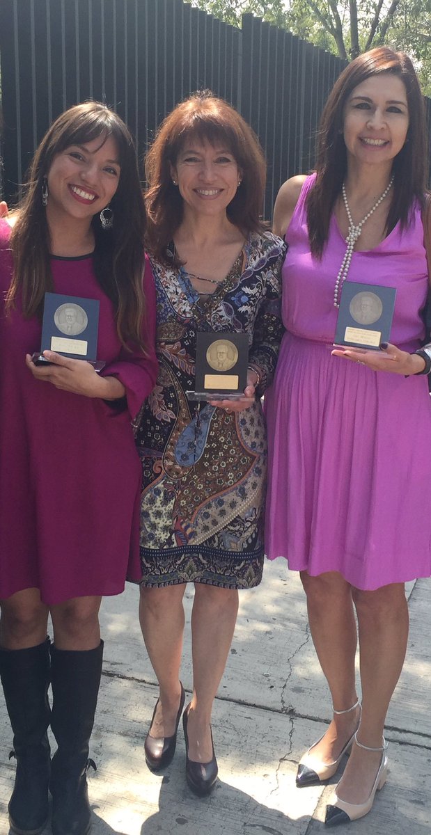 lumivelazquez's tweet photo. #UNAM Premio investigación #GéneroenOrganizaciones #género #sustentabilidad #mujeresinvestigadoras #equalminds @TorresOlascoaga https://t.co/qjyvZLGo02