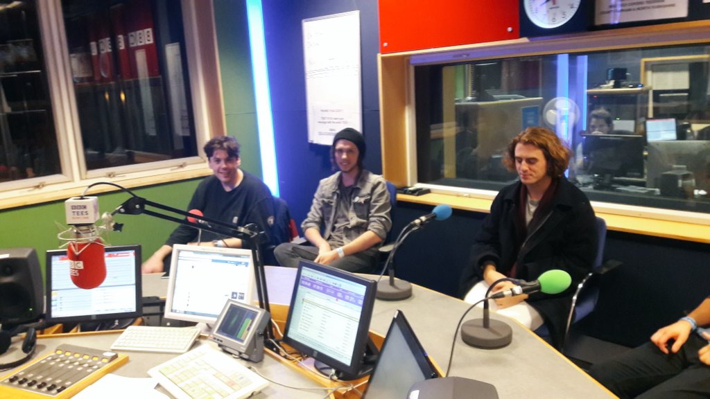 To start the show <a href="/MAJORMATILDA/">Major Matilda</a> + <a href="/Tomjoshuamusic/">Tom Joshua</a> 📻