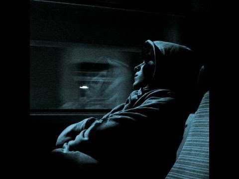 قهوه ،ظلام ،هدوء.