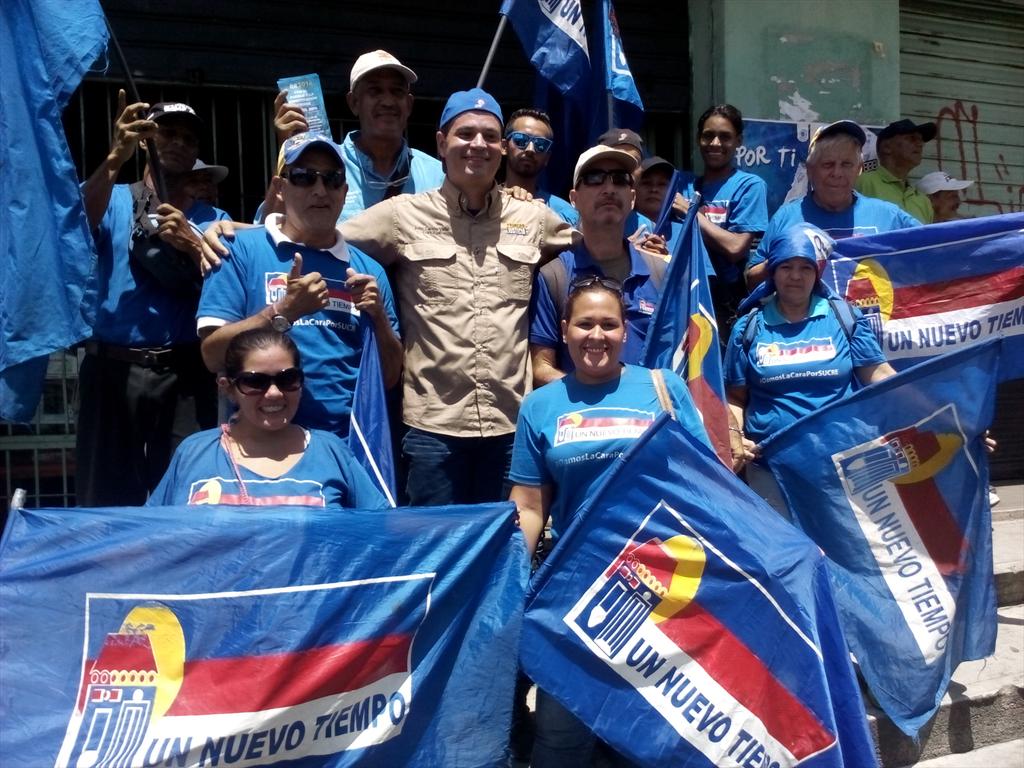 Davidthalisan's tweet photo. Hoy #8oct En Petare estamos convencidos de Cambio y REVOCATORIO. https://t.co/gp006LdEEr