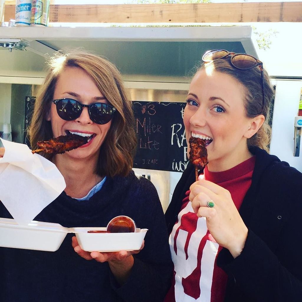 FlyingPigOKC's tweet photo. This is how you do it! #PigOnAStick #gartening #outexas #bestbbqokc #bestfoodtruckokc https://t.co/vLNUts30oT https://t.co/OAWqbSrIAU