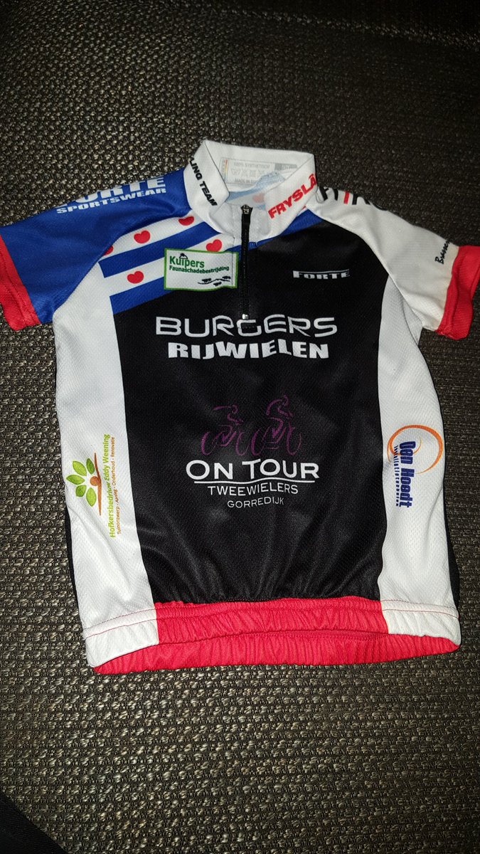 2dianah's tweet photo. @CTFryslan bedankt Cycling team fryslân voor jens sien eerste fiets pakje https://t.co/4CFubEsBwS