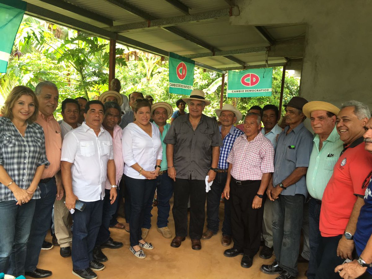 almacortes20's tweet photo. Productiva reunión con HDS Manuel Aizprua y representantes y candidatos de La Palma y LA Mesa,Sona @CaDemocratico con @FuerzaJR2019 al 2019 https://t.co/z6e8tpdz9d