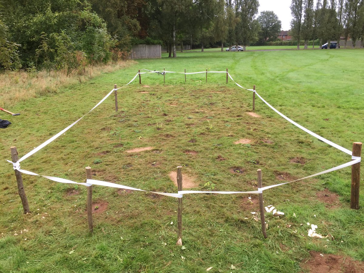 NatureCranwell's tweet photo. Thanks to @LincsWildlife for helping us complete our first project. A wildflower meadow at RAF Cranwell!! #nature #wildflower https://t.co/RQY5Fg5jPB