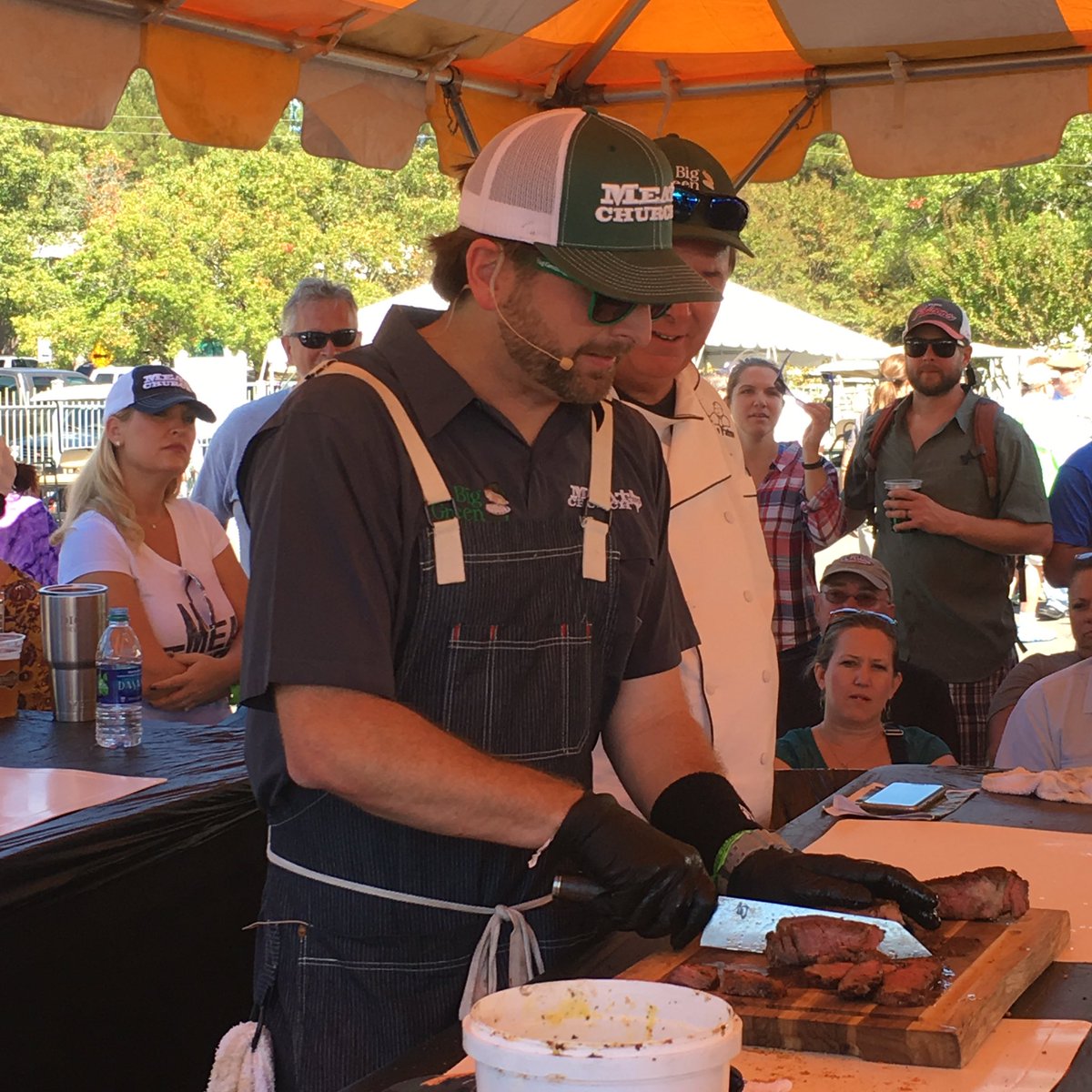 jpsmokin's tweet photo. Matt giving the killer #Tomahawk demo #Ribeye #Holycow #MeatChurch #MattPittman #EGGtoberfest2016 #BIgGreenEgg #E3MeatCo https://t.co/2nWJ94BHrG