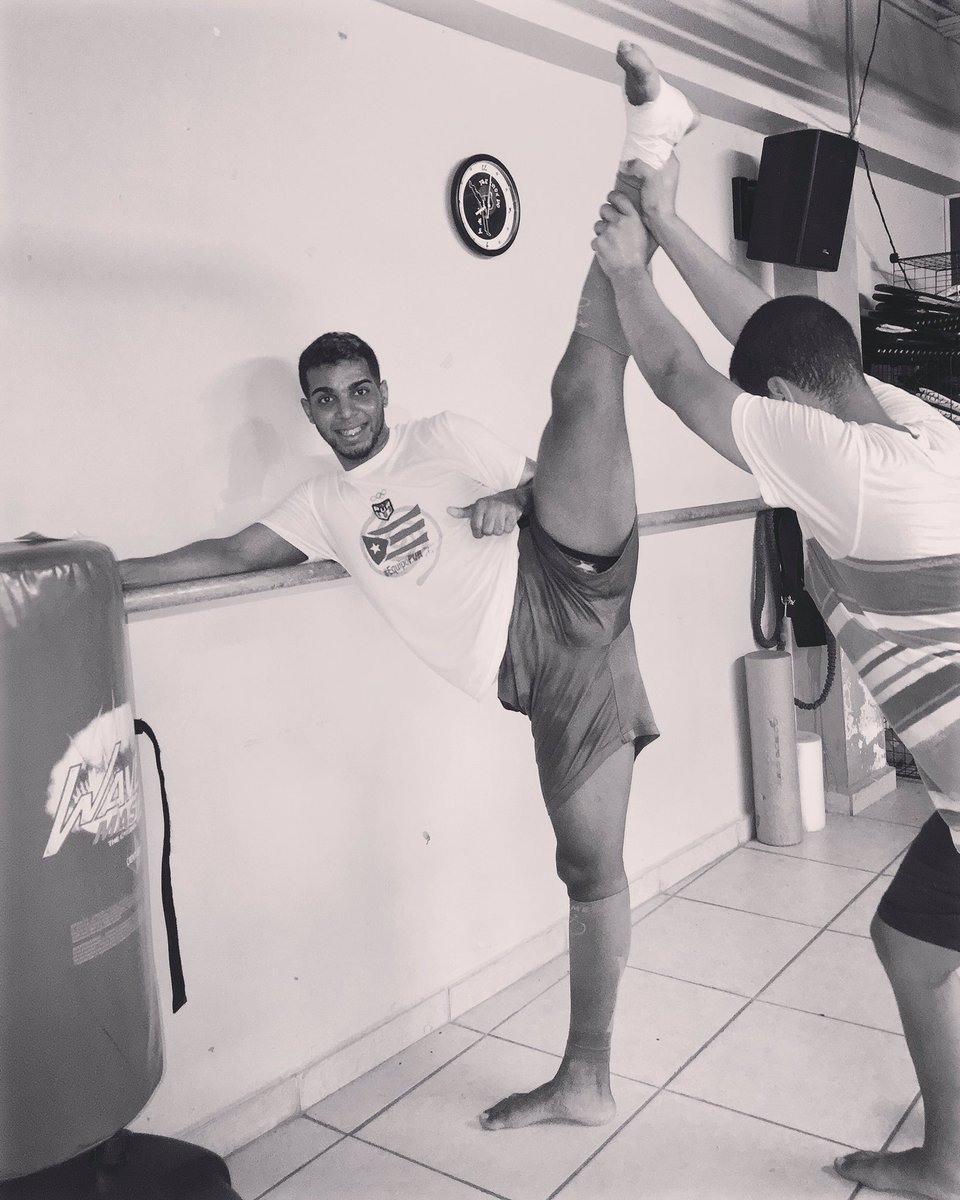 elvisbarbosa66's tweet photo. No te detengas,hasta que lo bueno sea mejor y lo mejor excelente.๐ฏ #Taekwondo #stretching #endingtheweek #saturday #equipopur๐ช๐ฝ๐ต๐ท https://t.co/41DgxyIh5o