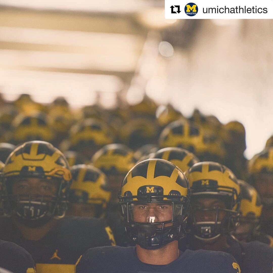 raisenewyork's tweet photo. It's #GoBlue time! #Michigan vs #Rutgers at 7:30! 💙🏈 #collegefootball #sportsbar #michiganwolverines #umalumni #michiganbar #umichfootball https://t.co/q66nbwCDeZ