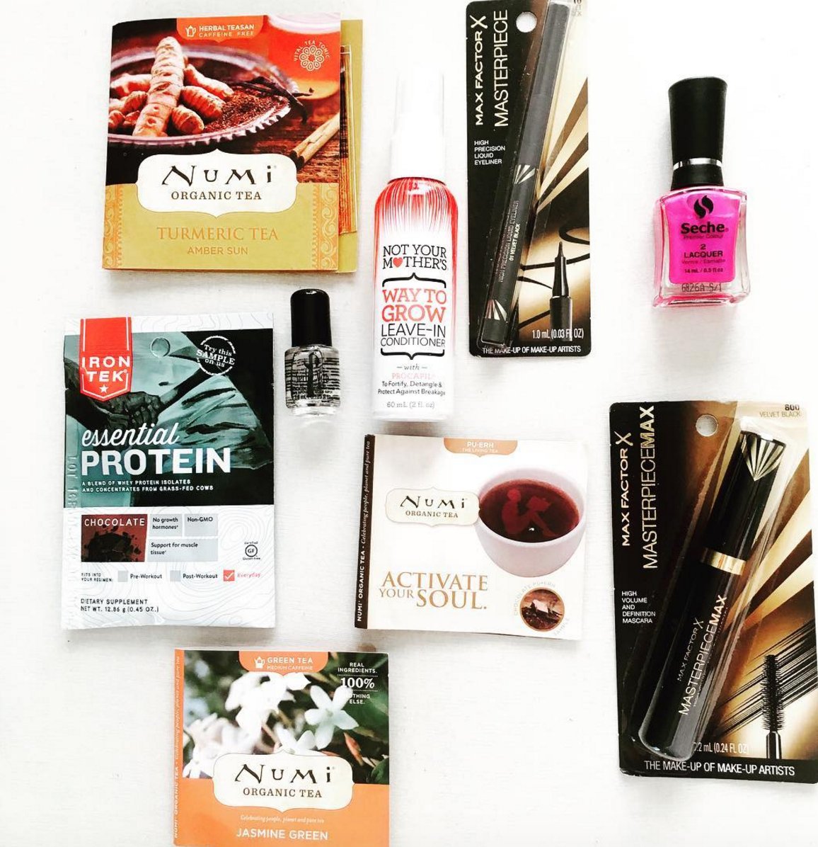 InfluensterCB's tweet image. The summer never ends with Influenster, are we right? #ESVoxBox