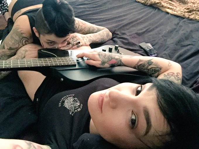Every time I start playing bass she just can't help but blow me #bassplayersdoitdeeper https://t.co/<a href="/tag/bassplayersdoitdeeper"class="tags"><span>#bassplayersdoitdeeper</span></a>