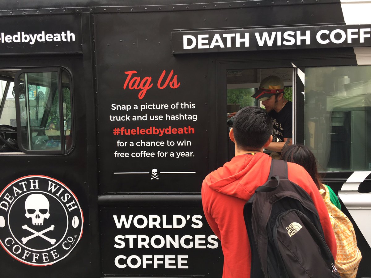 freeconstuffs's tweet image. Free coffee from @DeathWishCoffee outside! #nycc #fueledbydeath