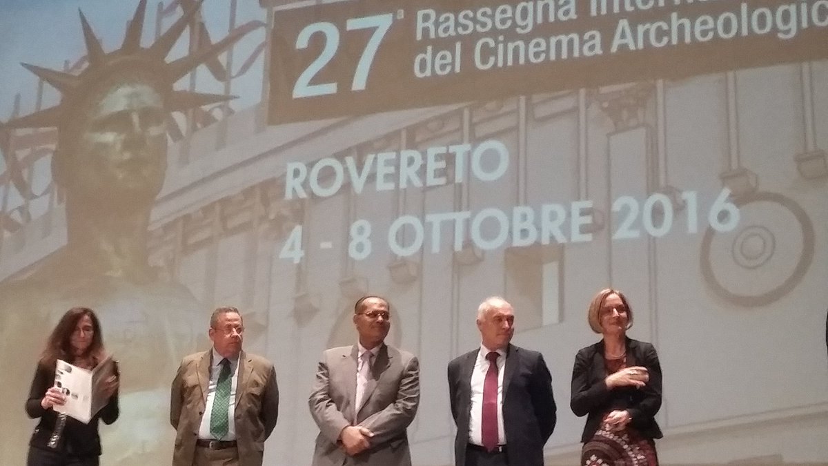 DjedMedu's tweet photo. Sul palco anche una rappresentanza del Ministero delle Antichità egiziane con il dott. Mostafa Amin. #RICA16 https://t.co/atiHWG73nJ