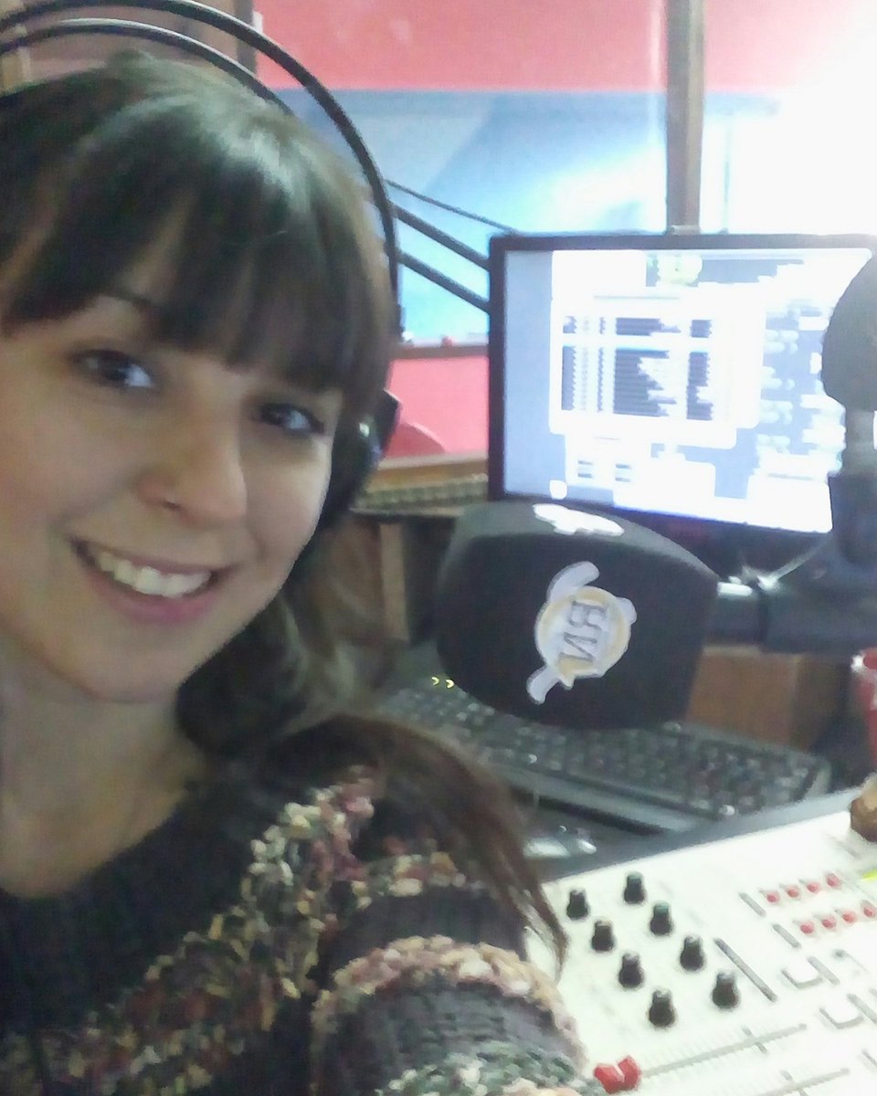 belmnl's tweet photo. Hasta las 19 en @RadioNoticiasTT 99.9 ❤😊 https://t.co/vhZxPtL0xa