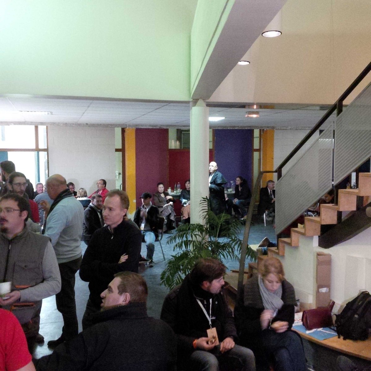 vcomputing's tweet image. Afters at Betamachine's new lab..! #makerfairechartres