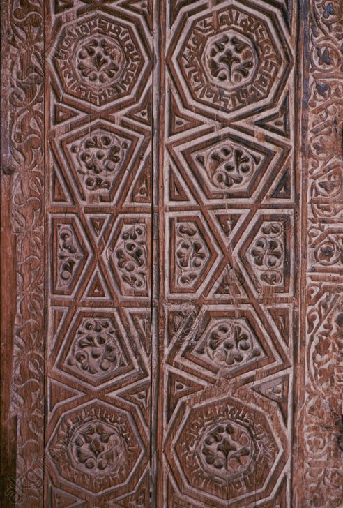 Bagh_eBabur's tweet photo. The wooden mihrab of Charkh-e Logar Mosque in #Logar province, #Afghanistan from 11th century Ghaznavi period. https://t.co/jx1KFLQI9W