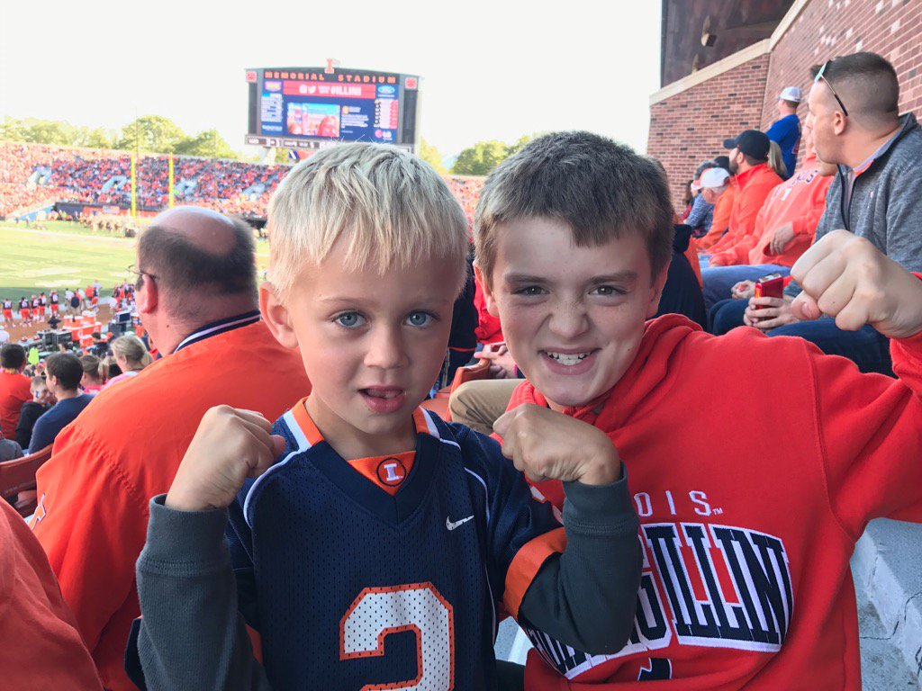 _HeatherRuff's tweet image. Future @IlliniFootball players. #wewillwin in 2023 &amp;amp; 2029! 😂👍 #goillini
