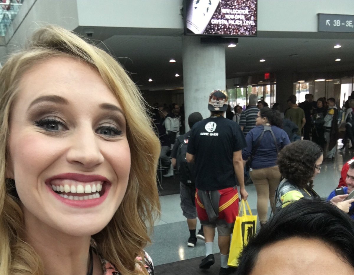 ChrisWearsAHat's tweet photo. @maudegarrett probably should have gone with this one 😂 Hope you had a great time at #NYCC2016 ! https://t.co/gNeZanuFne