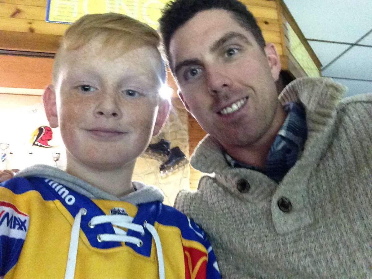 nancypants1986's tweet photo. Kyle Haines is in the building @FifeFlyers @khaines44 #comebackkyle https://t.co/mwB64KU8a8