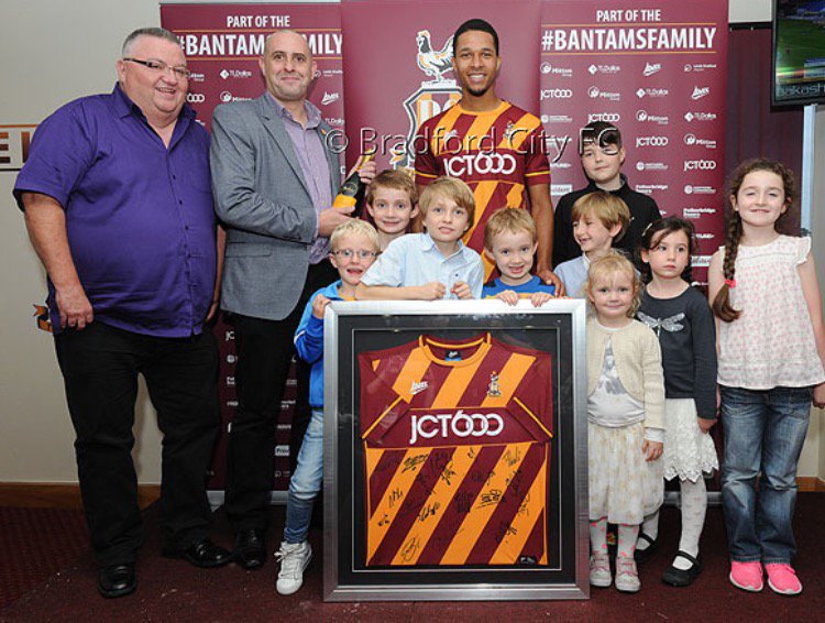 Another big thank you to today's sponsors <a href="/LCVehicleHire/">LC Vehicle Hire</a> 
Without such backing off the pitch, it makes the whole job harder. 👏🏻👏🏻 #bcafc