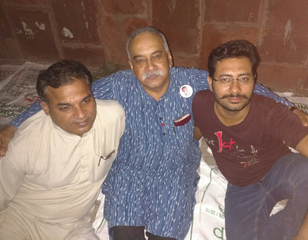 ShaleenMitra's tweet photo. On Eve of World Homeless Day spend night wid @MARHAM_ORG for a unique campaign #FeelTheFootpath to exprnce the pain n grief of Hopelessness. https://t.co/whQSUh5SwD