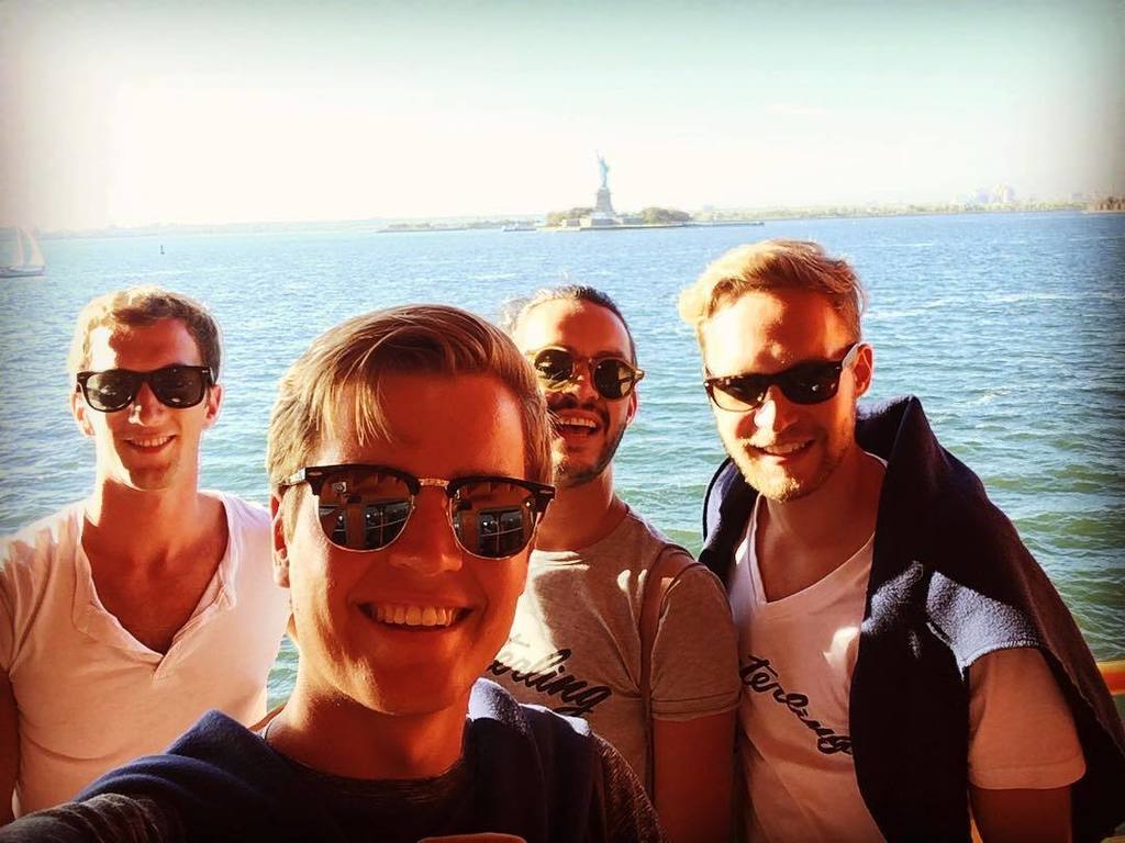 aou_house's tweet photo. #bigapple #nyc #äöü_house #empirecity #fabi #bestest #tourguide #statueofliberty #statenis… https://t.co/dHs743SobE https://t.co/PtMI5Du8qw