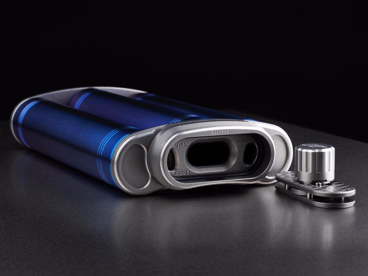 BallvenDesign's tweet image. kickstarter.com/projects/ballv…  Check out the The Ballven Fuel Cell. #hipflask #flask #scotch #groomsmen #bridesmaid