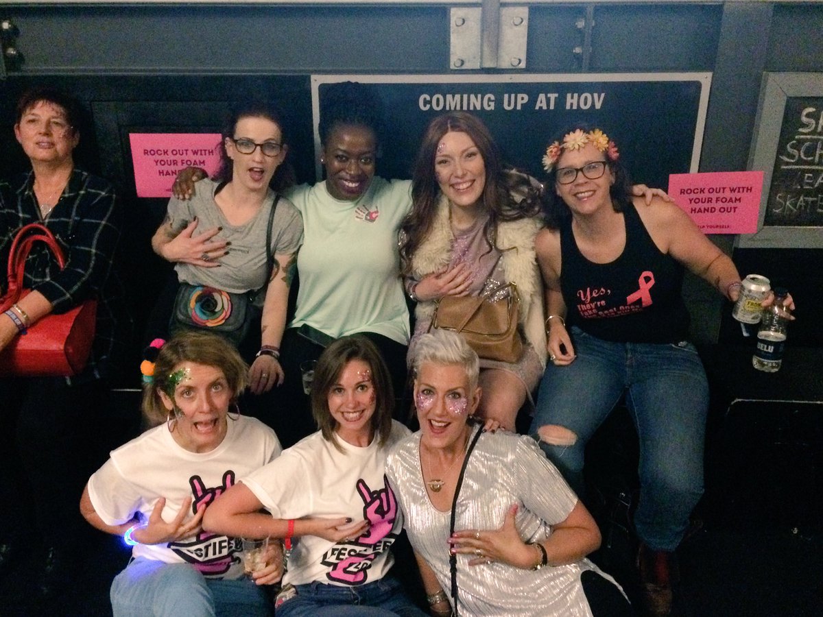 #Boobettes waiting for Stereophonics at #Festifeel @coppafeelpeople ✌🏻️