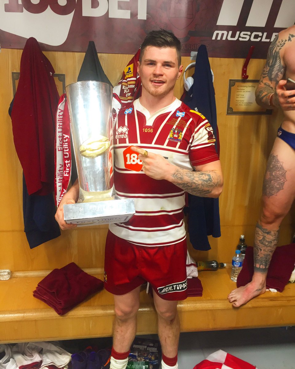 johnbateman1's tweet photo. WHAT A FEELING !! 🏆🏆 https://t.co/Tk7NWDZ7va