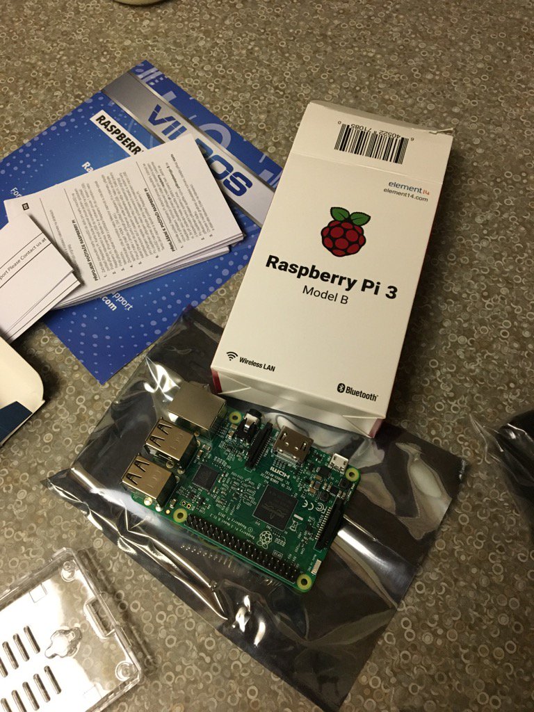 eshopdrops's tweet photo. Building a retropie 😁 https://t.co/tqlDBWR8QX