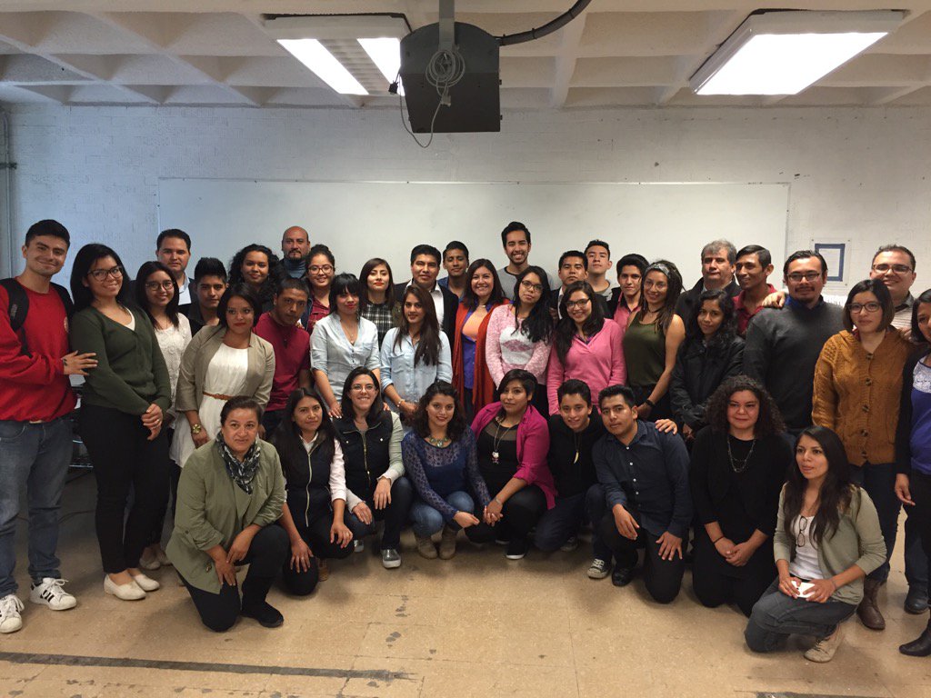 TereGarduno's tweet photo. @SoySIPAP @FES_ACATLAN hoy clausuramos el taller de proceso legislativo y elaboración de iniciativas de ley.  Éxito! https://t.co/jAVlkXIZhI