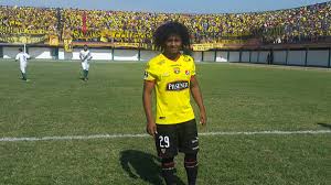 ECUAGOL's tweet photo. GRAN DEFINICIÓN || (VIDEO) El golazo de tiro libre de Christian Alemán https://t.co/YhS4C5kQMA https://t.co/UNNKcUCl85
