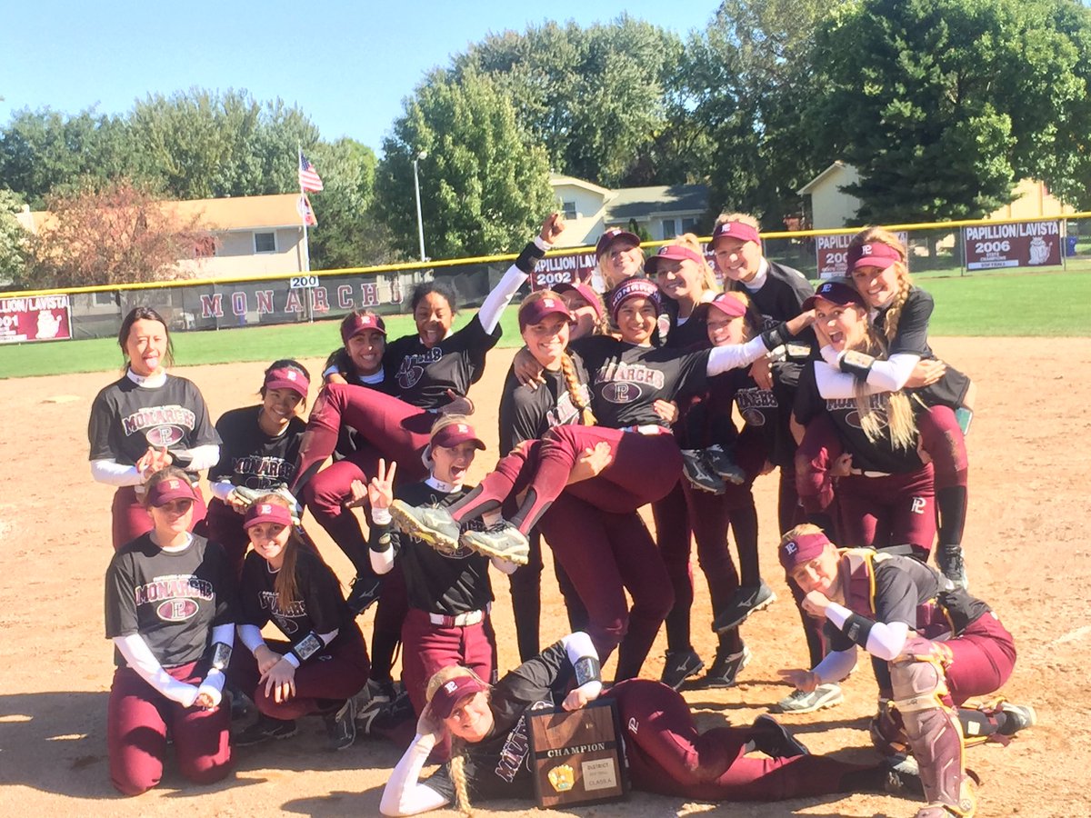 fauxtoddyp's tweet photo. District champs boiiiiii #takestate #24andmore #tsunami #BurnItToEarnIt #softball #grindtogethershinetogether #ballislyfe #girlswithmuscles https://t.co/UCw1FCyMUK
