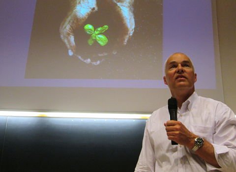 Meet #RobertReed, Zero Waste Movement pioneer and <a href="/RecologySF/">Recology SF</a> spokesman <a href="/ZeroWasteFR/">Zero Waste France</a> <a href="/demain_lefilm/">Demain le film</a> <a href="/LaBonnePioche38/">La Bonne Pioche</a> bit.ly/2dVL3jg