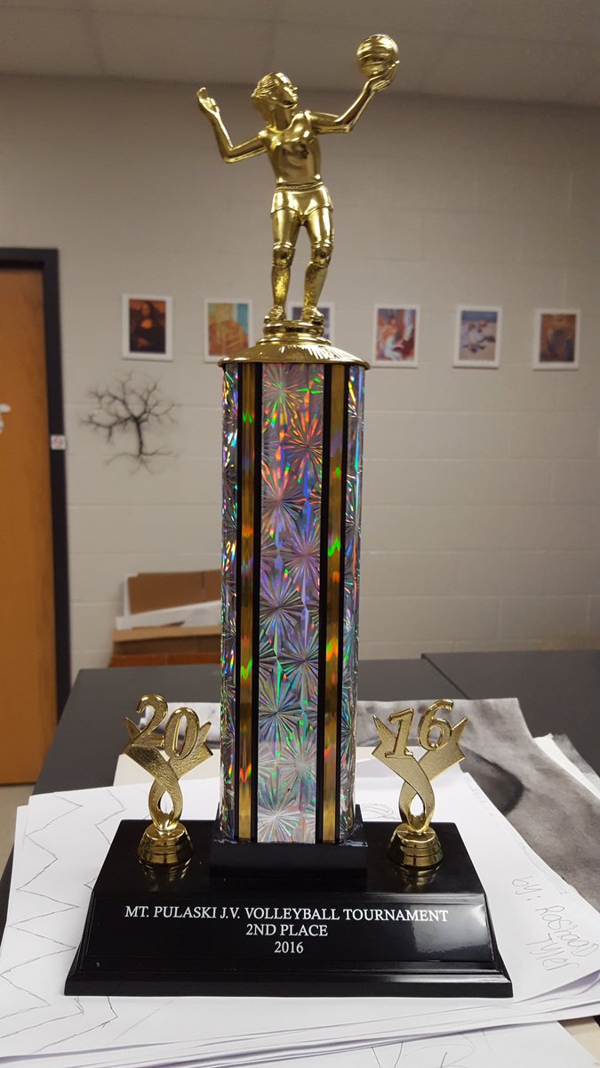 Rulio79's tweet image. Congrats JV Lady Iron VB, 2nd place at Mt Pulaski. #differentteam #finishstrong