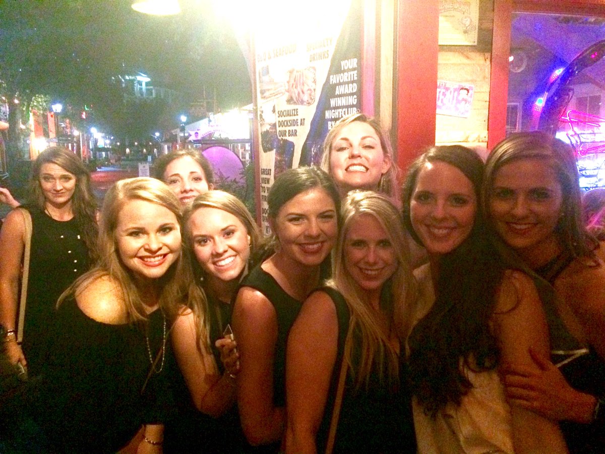 VillageDoorDest's tweet photo. Come check out the multitudes of bachelorettes tonight! #freedrinks #sandestin #villagedoorlive https://t.co/Hk5vdwh0w6