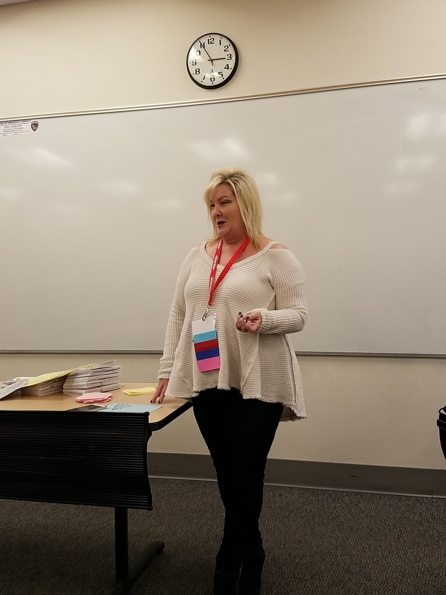 renosenor's tweet photo. Making an opera in class to remember structure #PLANeNVy #uniquelynv16 https://t.co/3A3Q6PPnoY