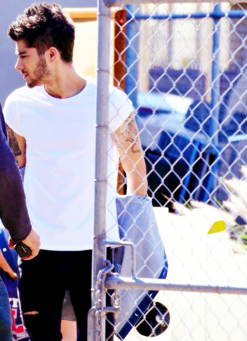 Hello can you retweet for me (: