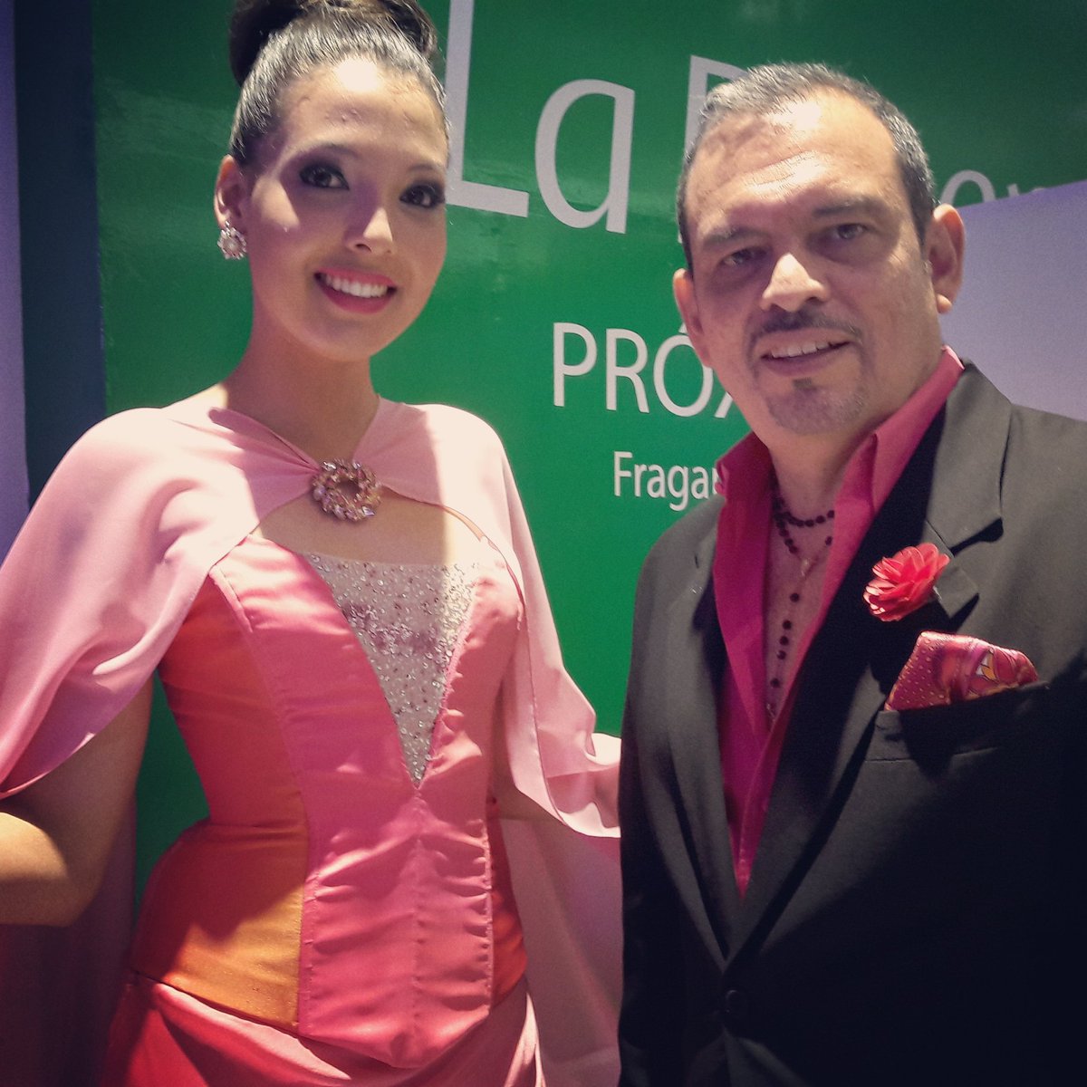 "Muy contento de compartir la pasarela con talentosos diseñadores panameños. Gracias <a href="/AltaplazaMall/">Altaplaza Mall</a> por su respaldo" <a href="/F_Visuetti/">Federico Visuetti</a> #PinkCarpet