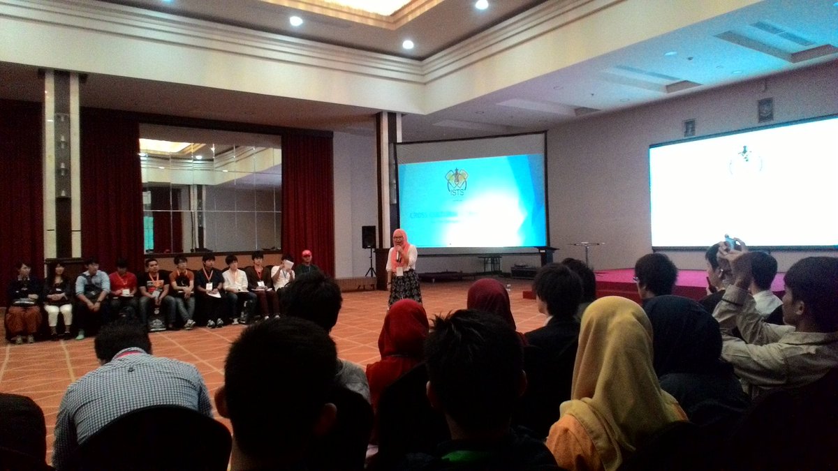 ists2016's tweet image. ISTS Day 6

Ms. Fitri Damayanti's session about cross cultural communication

#ISTS2016 #ISTS #ISSLN