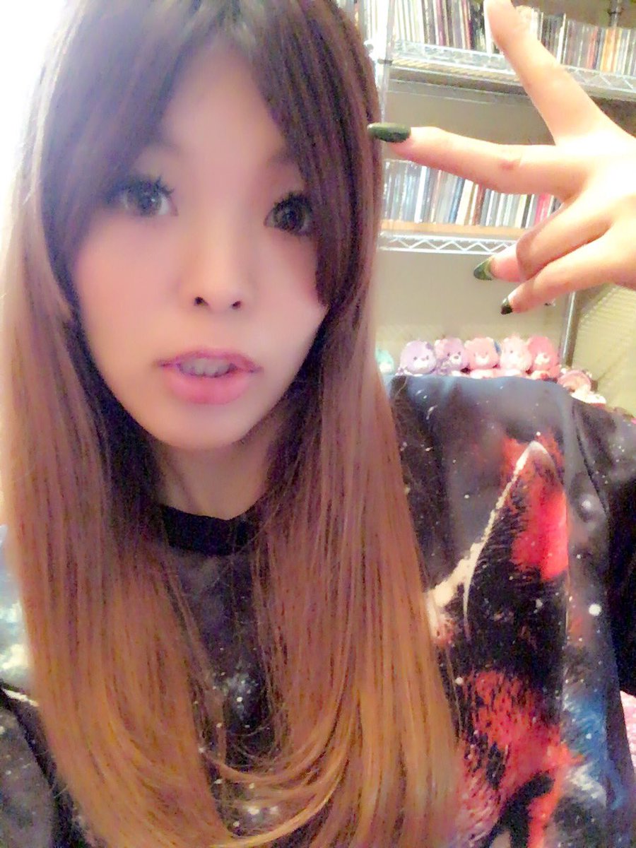 minpokonyan's tweet image. 今日もニコ生実況やるよー！
横浜決まるかな？(´⊙ω⊙`)
でも巨人がこのまますんなりとは思えないし油断できないー

そして今日のパーカーは背番号3
3は、、梶谷だ！

本日もよろしくお願いします

#プロ野球CS