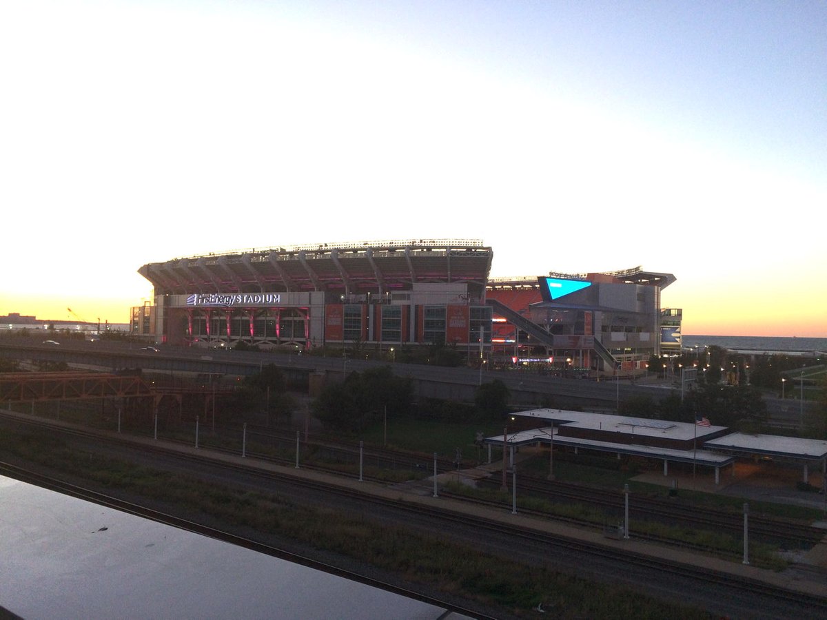 SteveBurtonWBZ's tweet photo. Welcome to First Energy Stadium home of the Browns, a place where Tom Brady plans to light up tomorrow. #WBZ https://t.co/M60SdPnbNC