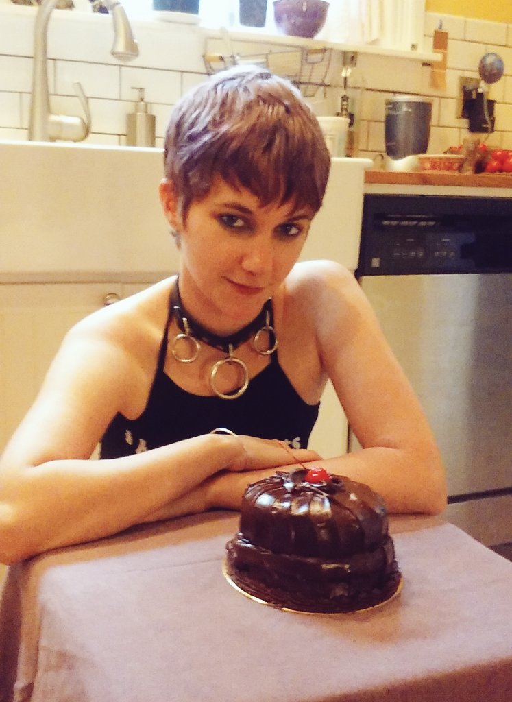 _MercyWest_'s tweet photo. #CakeButt https://t.co/PeWzBmGiix