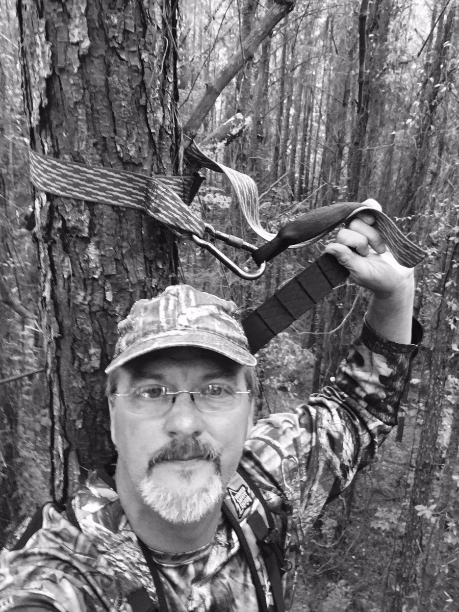 matthewlshell's tweet image. I wear my safety belt, and I hope  all my friends wear one too...I&apos;ve got a lot of deer to kill over my next 100 years!