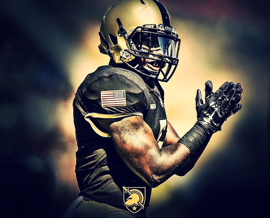 _SawyerPierce's tweet photo. Super excited and honored to say that I have received an offer from Army today! #KnightTime17 #GoArmy https://t.co/GG2TNisxtx