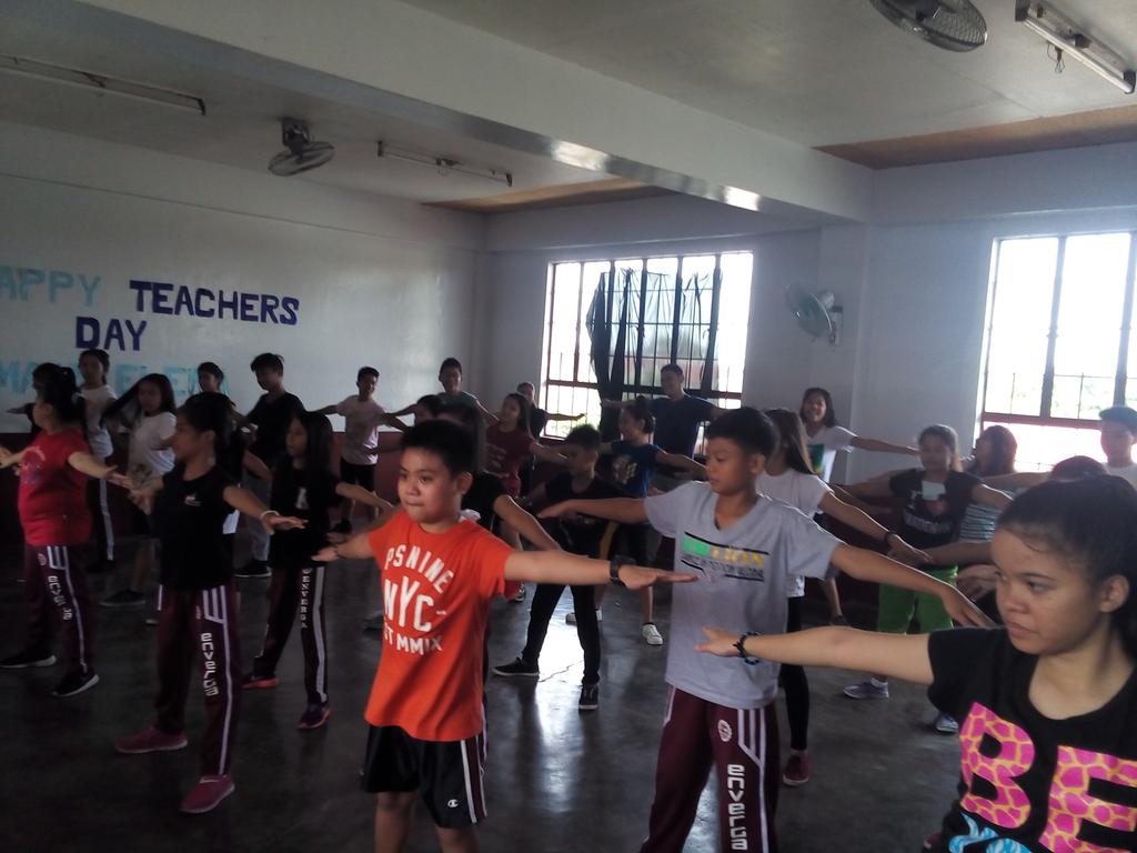 envergaDT's tweet photo. Workshop with Junior and Senior High yesterday 10/08/16💦 https://t.co/dzmfJeBcn0